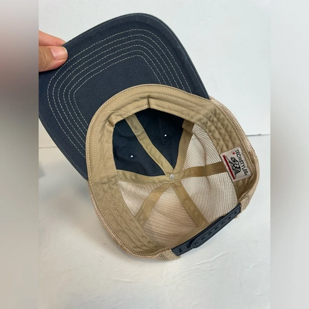 NWOT Techstyles Yosemite Trucker Hat